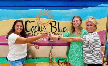 Cactus Blue ta kambia di doño