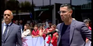 Ronaldo ta dal bèk duru den konfrontashon ku medionan di komunikashon