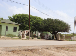 Na entrada di Rincon: INKLARIDAT BIBIENDA DI EMERGENSIA