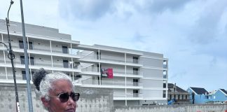 Kontra desaroyonan di konstrukshon Gruponan di aktivista ta protestá