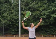 Talento di tènis Boneriano Amy Damascus ta hala atenshon di universidatnan Merikano