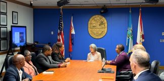 Pa amplia oportunidat di negoshi Minister Heyliger ta avansá koperashon di Miami-Dade