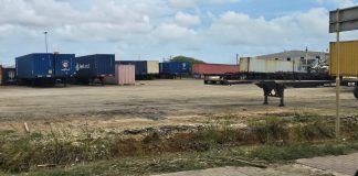 Kònteinernan a bira ménos