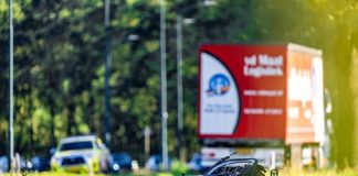 Siklista di 83 aña ta fayesé despues aksidente ku trùk