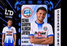 Darryn Isenia a yega futbòl Italiano