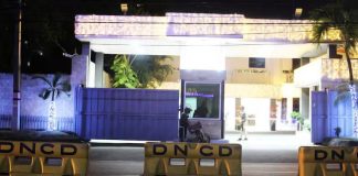 Hulandes arestá ku 25 pakete di kokaina