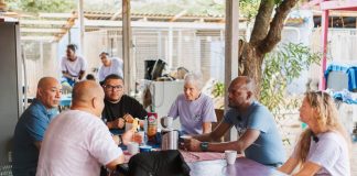 Diputado Martinus a bishitá Asilo di Bestia